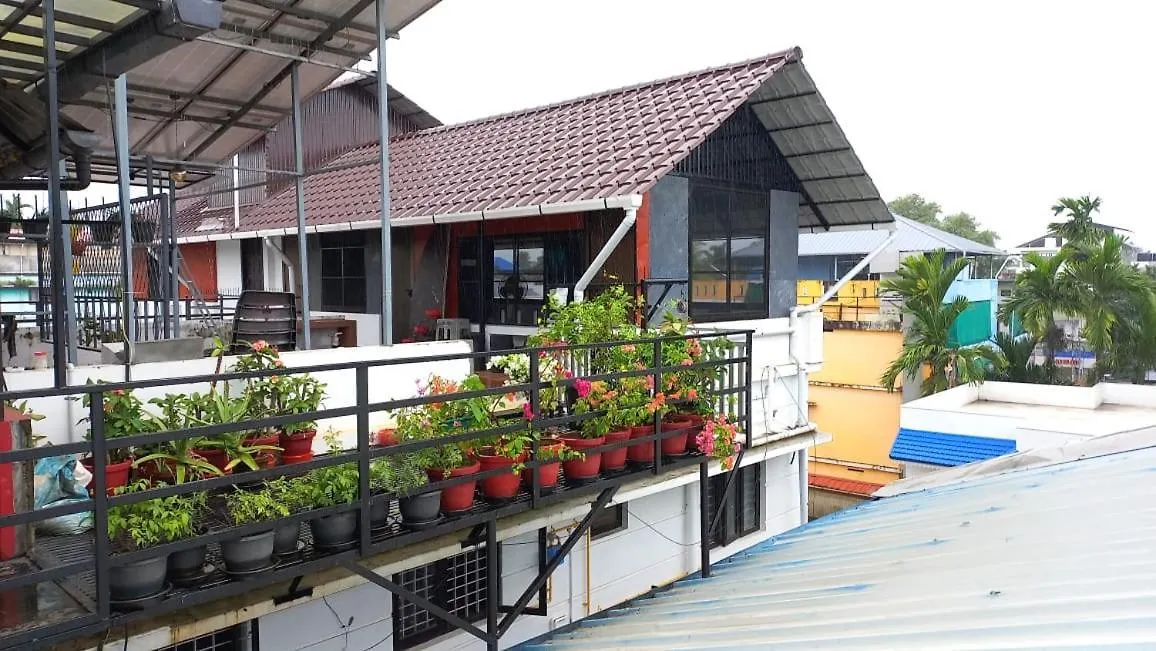 Cochin Blue Stays contacts